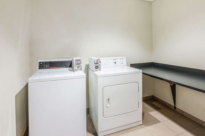 Room 7 of 28