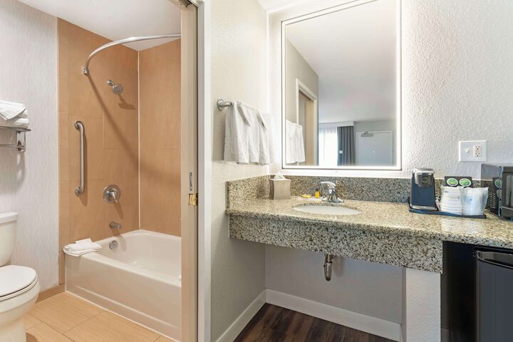 Best Western Plus Rancho Cordova Inn