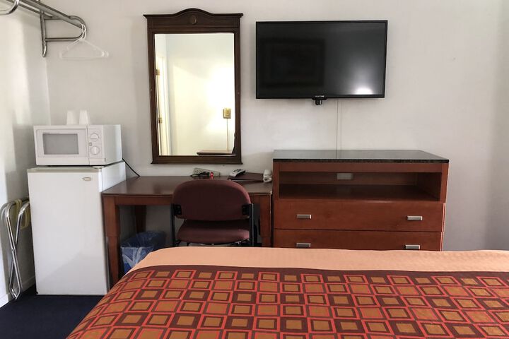 Room 33 of 36