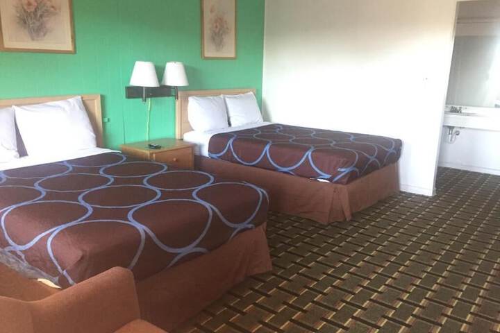 Room 27 of 41