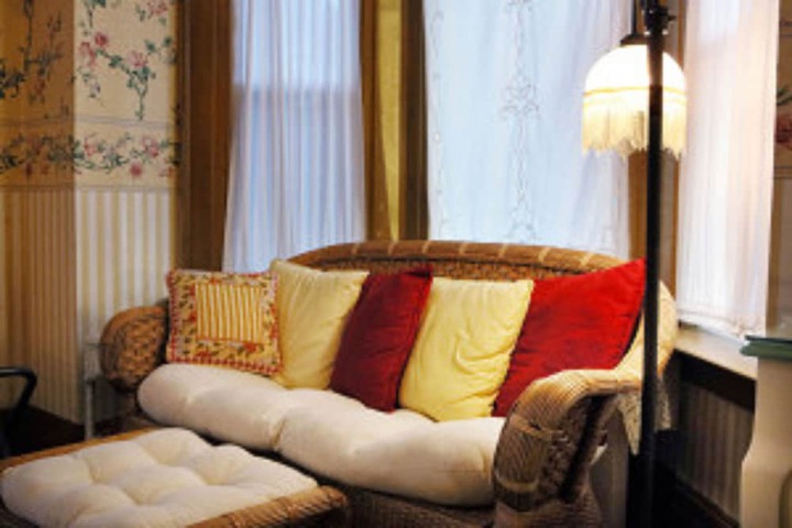 Room 32 of 46
