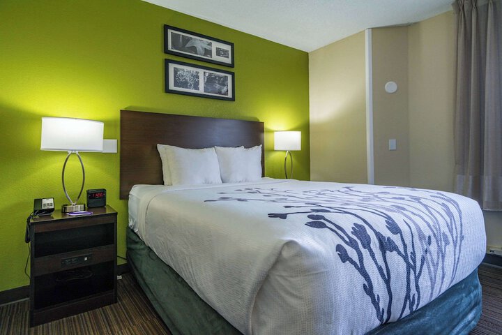 Room 22 of 28