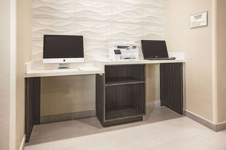 Business Center 27 of 27
