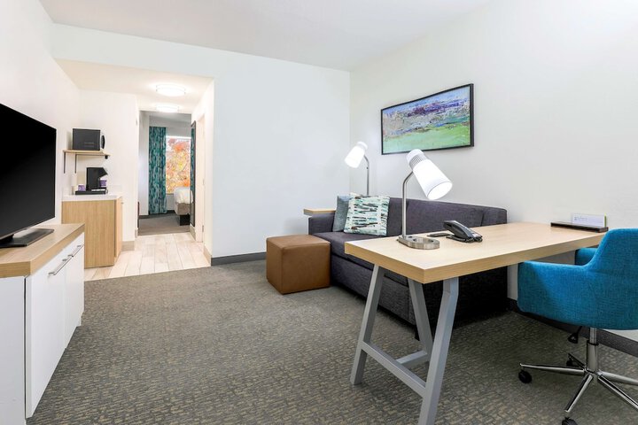 Room 12 of 26