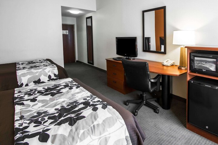 Room 21 of 28