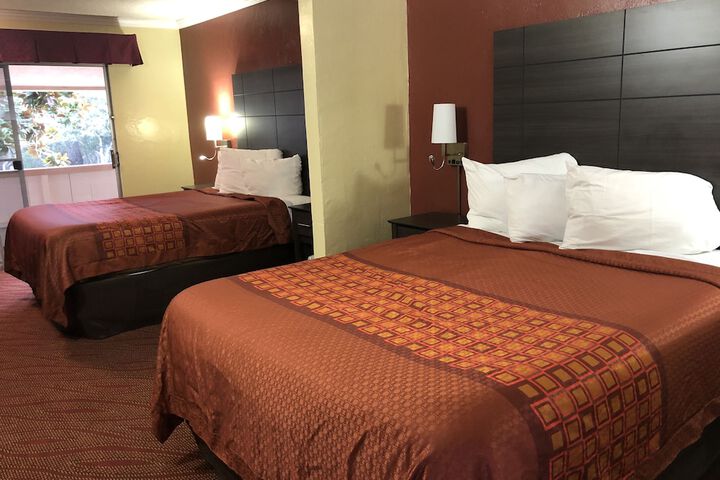Room 28 of 46