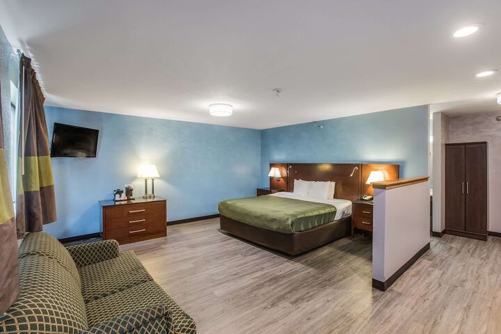 Room 13 of 34