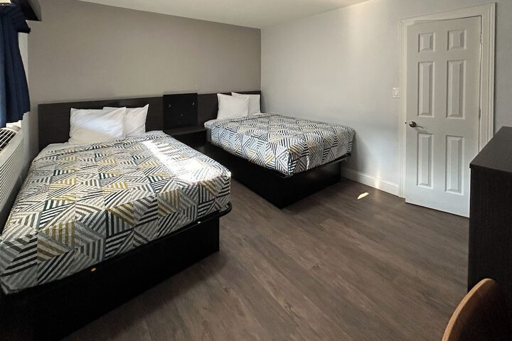 Room 7 of 10