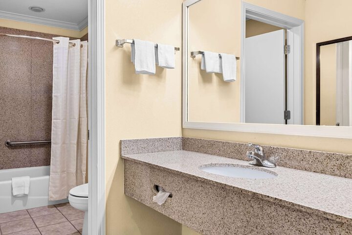 Best Western Forest Inn