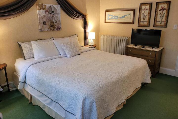 Ruby Manor Bed & Breakfast
