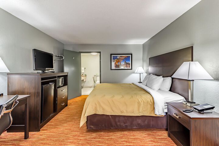 Room 20 of 33