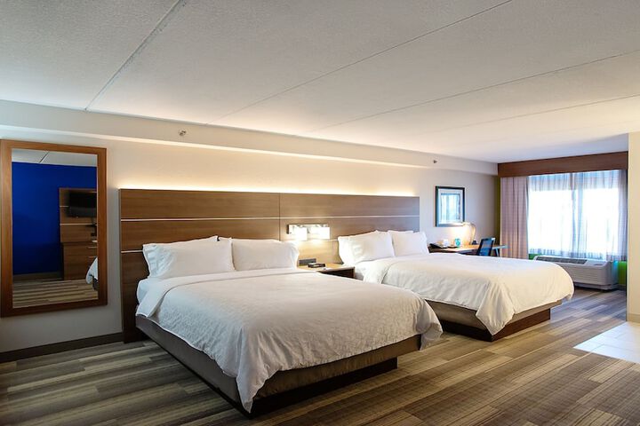 Room 12 of 30