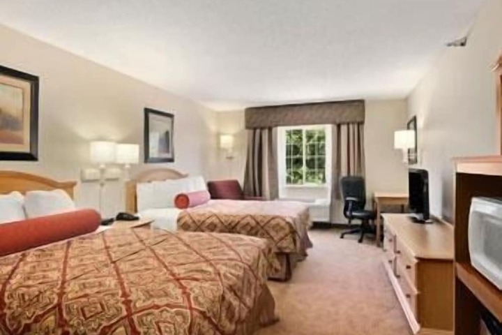 Savanna Inn & Suites