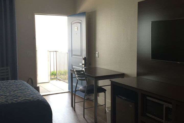 Room 25 of 36
