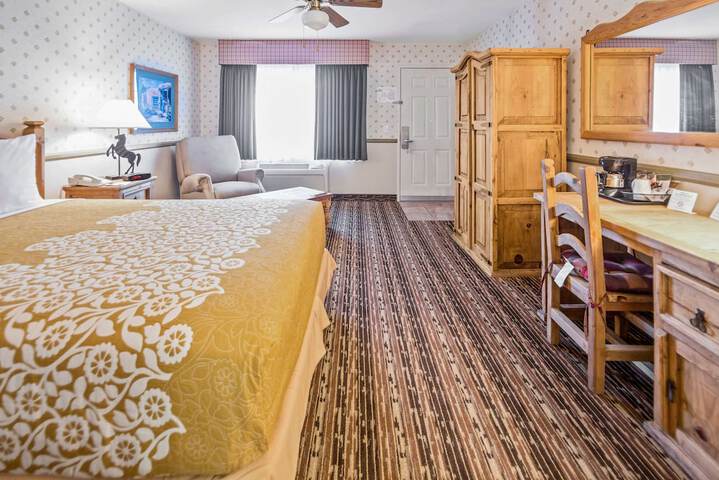 Room 10 of 15