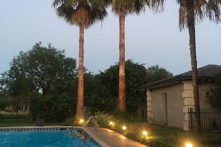 Pool 12 of 40