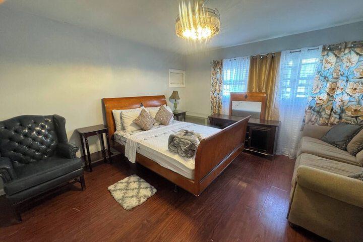 Huge 3 Bedrooms Apt 15 Minutes to NY City