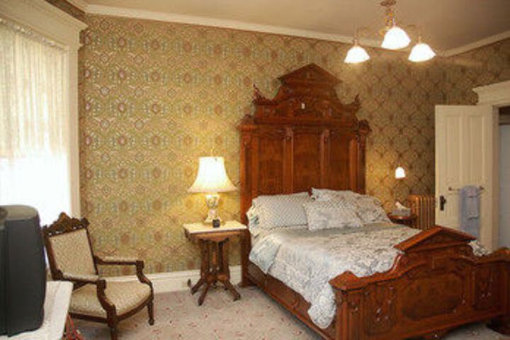The Grand Anne Bed & Breakfast
