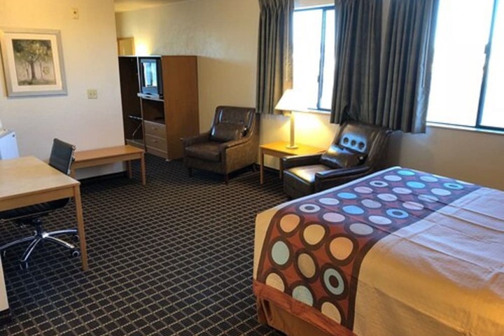 Room 8 of 31