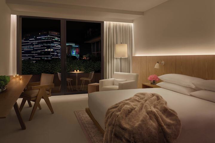 Room 46 of 83