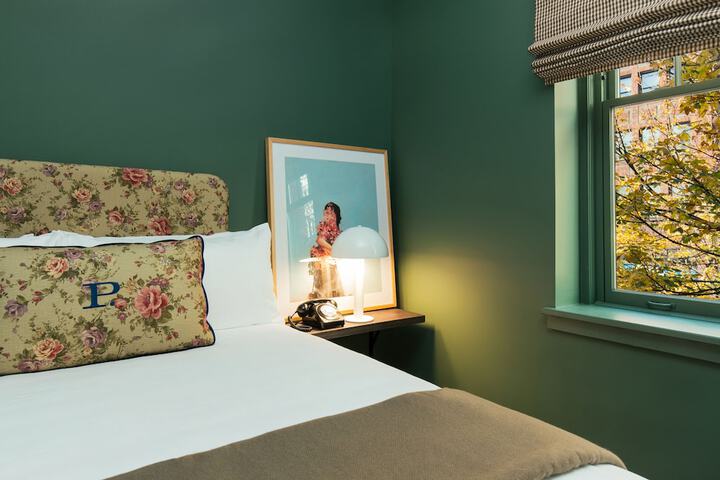 Room 27 of 59