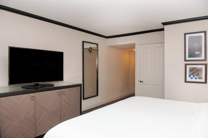 Room 18 of 90