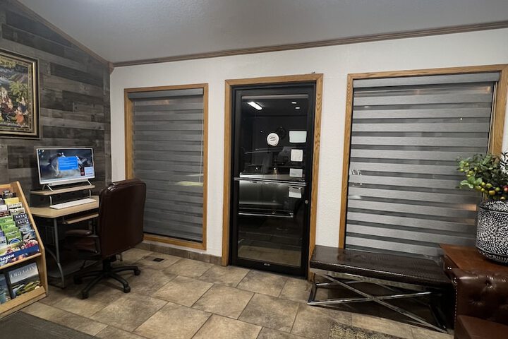 Business Center 54 of 65