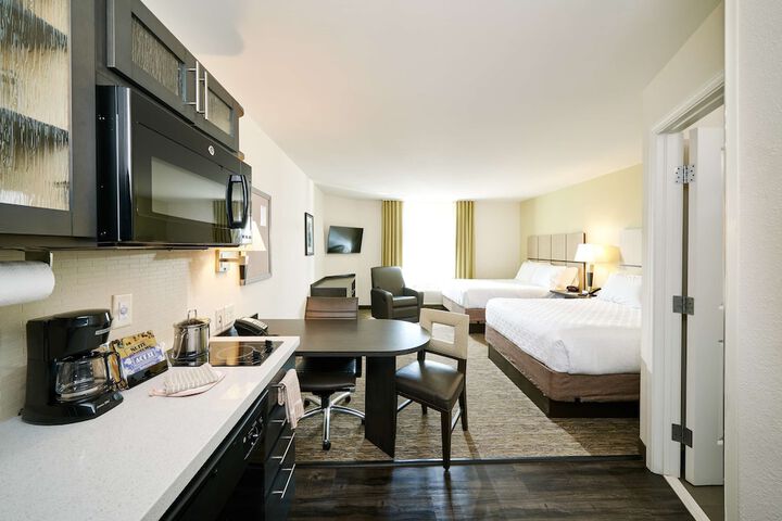 Room 8 of 17
