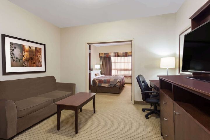 Ramada by Wyndham Weyburn