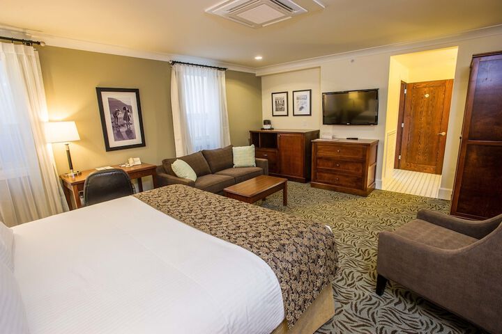 Room 52 of 141