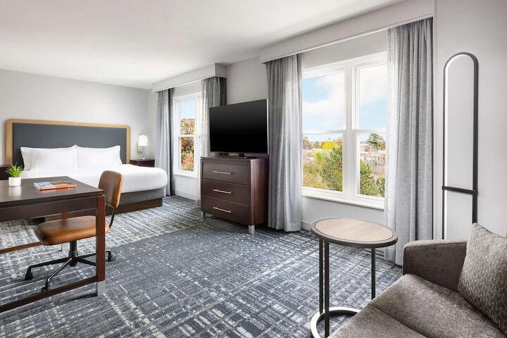 Homewood Suites by Hilton Manchester / Airport