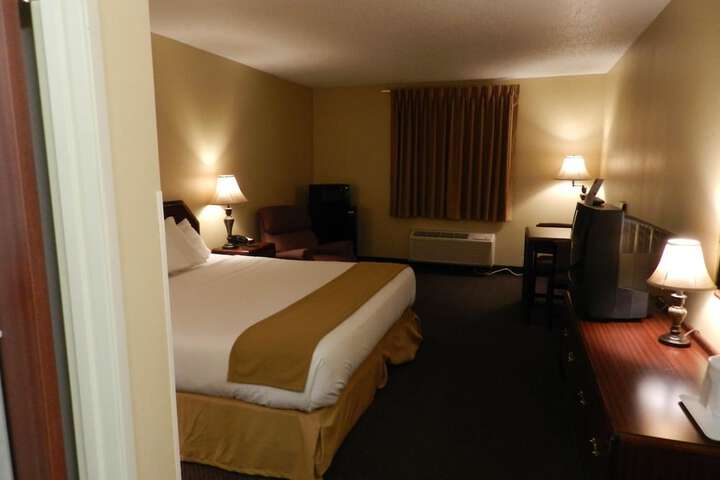 Room 13 of 30