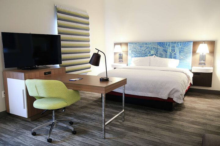 Hampton Inn & Suites Mount Laurel / Moorestown