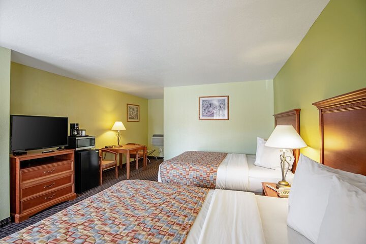 Room 9 of 30