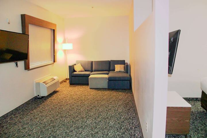 Room 19 of 37