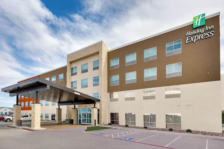 Holiday Inn Express Kermit by IHG