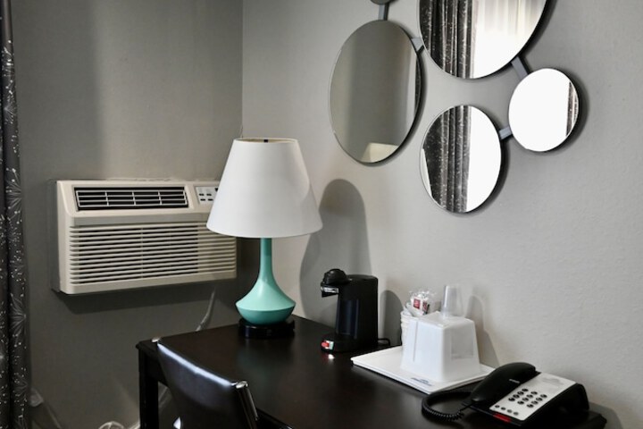 Room 28 of 43