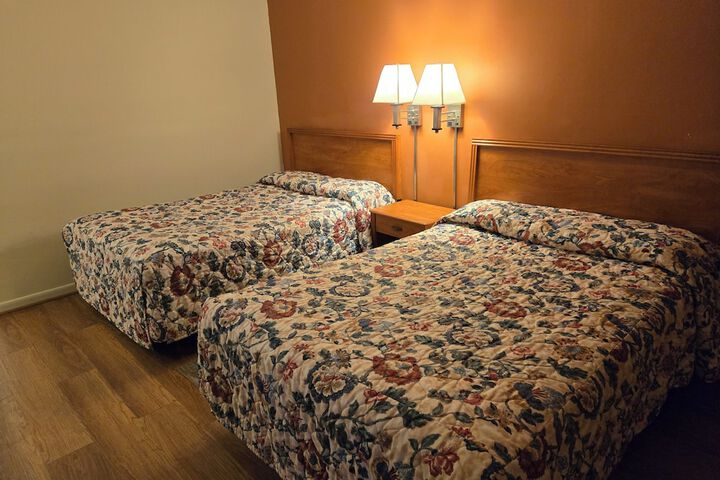 Travelers Lodge Motel Marshall