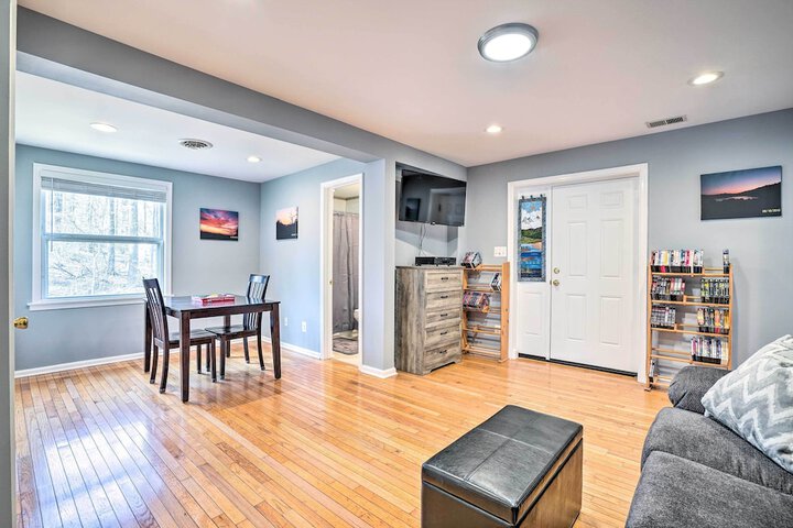 Charming Home With Yard Near Shenandoah River!