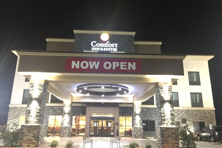 Comfort Inn & Suites Moore - Oklahoma City