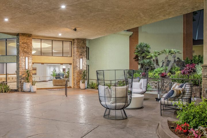 Hotel 2 of 77