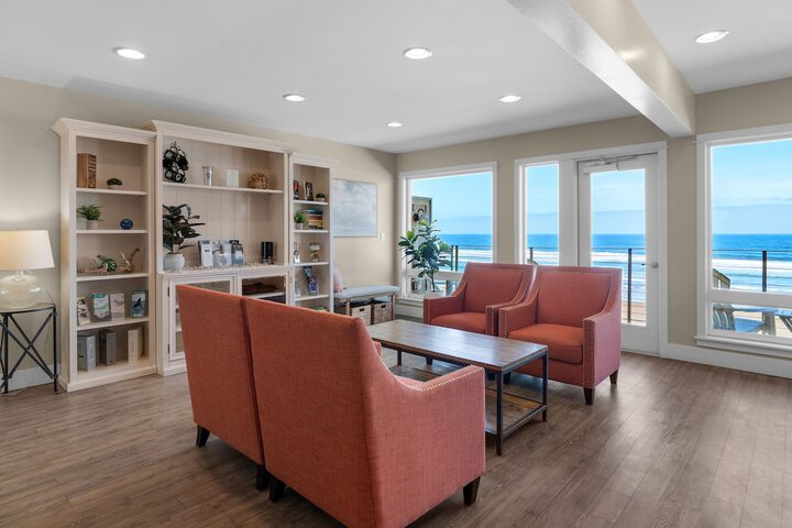 Pelican Shores Inn