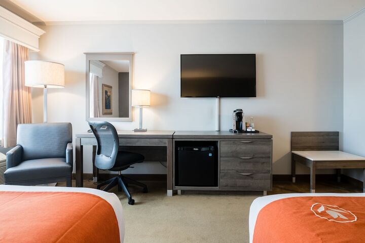 Room 32 of 59