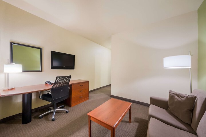 Room 18 of 48
