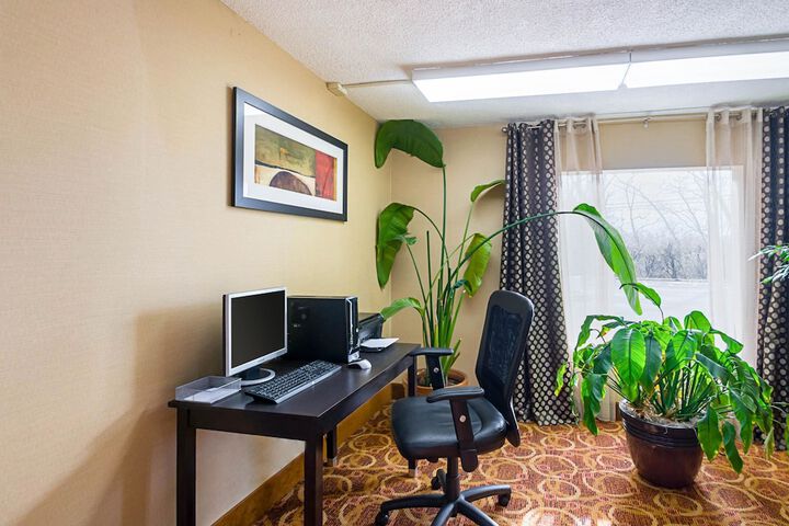 Business Center 40 of 40