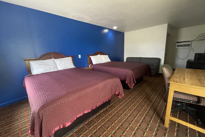 Room 7 of 8