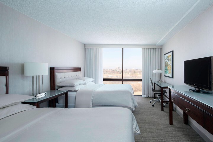 Room 21 of 34