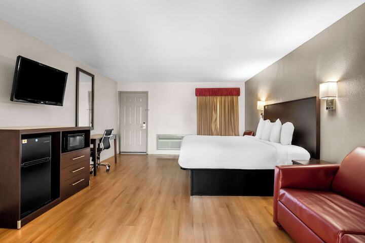 Room 15 of 32