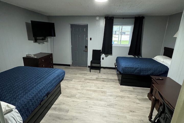 Acorn Motel