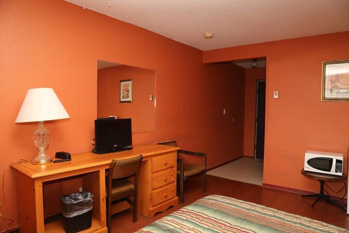 Room 25 of 49